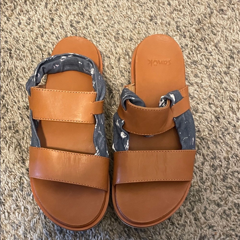 New without tags! Sanuk Sandals
